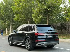 2021 Audi Q7 55 TFSI quattro S line Sport, чёрный — фото 2