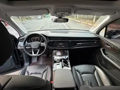 2021 Audi Q7 55 TFSI quattro S line Sport, чёрный — фото 8