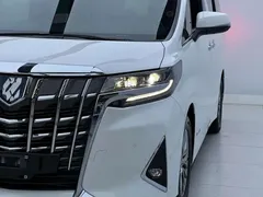 2021 Toyota Alphard Hybrid 2.5L Premium, белый — фото 3