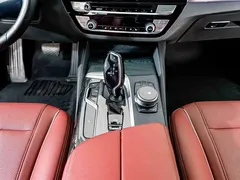 2023 BMW 5 Series 530Li Leading M Sport Package, чёрный — фото 12