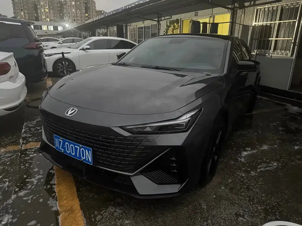 2022 Changan UNI-V 1.5T Premium