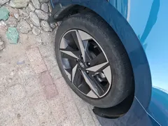 2021 Hyundai Elantra 1.5L CVT LUX Premium, синий — фото 6
