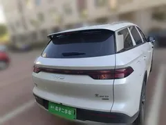 2025 BYD Song Pro 2nd Gen Smart Driving DM-i PHEV 75km Leading, белый — фото 3