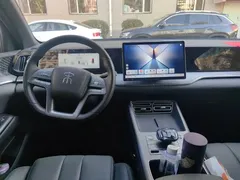 2025 BYD Song Pro 2nd Gen Smart Driving DM-i PHEV 75km Leading, белый — фото 5