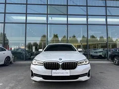 2023 BMW 5 Series 530Li Leading Luxury Package, белый — фото 2
