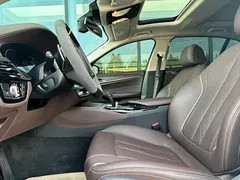 2023 BMW 5 Series 530Li Leading Luxury Package, белый — фото 7