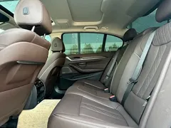 2023 BMW 5 Series 530Li Leading Luxury Package, белый — фото 8