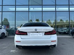 2023 BMW 5 Series 530Li Leading Luxury Package, белый — фото 15