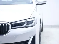 2021 BMW 5 Series 530Li xDrive Luxury Package, белый — фото 9