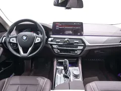 2021 BMW 5 Series 530Li xDrive Luxury Package, белый — фото 13
