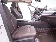 2021 BMW 5 Series 530Li xDrive Luxury Package, белый — фото 24