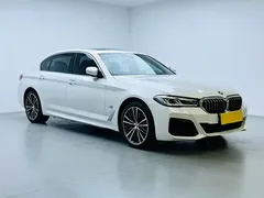 2022 BMW 5 Series 530Li Executive M Sport Package, белый — фото 3