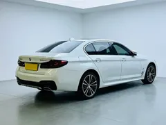 2022 BMW 5 Series 530Li Executive M Sport Package, белый — фото 6