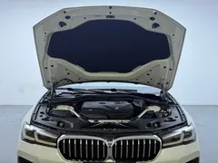 2022 BMW 5 Series 530Li Executive M Sport Package, белый — фото 18