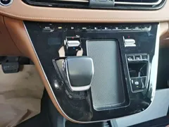 2024 Hongqi HQ9 2.0T PHEV 4WD Business — фото 14
