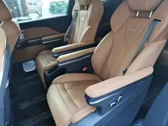 2024 Hongqi HQ9 2.0T PHEV 4WD Business — фото 17