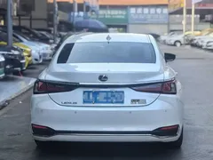 2021 Lexus ES 200 Excellence, белый — фото 3