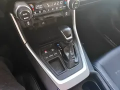 2023 Toyota Wildlander 2.0L CVT 2WD Luxury Plus, белый — фото 10