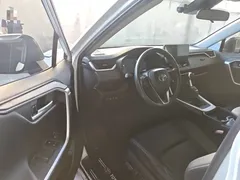 2023 Toyota Wildlander 2.0L CVT 2WD Luxury Plus, белый — фото 12