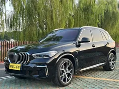 2022 BMW X5 40Li M Sport Package, чёрный — фото 1