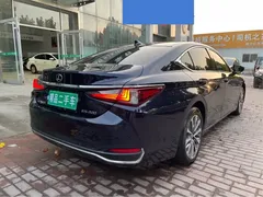 2022 Lexus ES 200 Excellence, чёрный — фото 5
