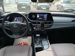 2022 Lexus ES 200 Excellence, чёрный — фото 10