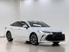 2023 Toyota Avalon Hybrid 2.5L Luxury, белый — фото 2
