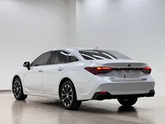 2023 Toyota Avalon Hybrid 2.5L Luxury, белый — фото 28