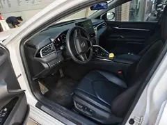 2021 Toyota Camry 2.5G Luxury, белый — фото 5