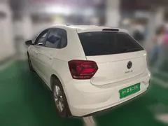 2021 Volkswagen Polo Plus 1.5L AT Colorful Tech, белый — фото 4
