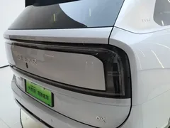 2025 Zeekr 9X Hyper 70kWh 6-seat — фото 12