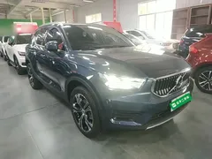 2022 Volvo XC40 4WD Luxury, синий — фото 4