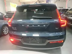 2022 Volvo XC40 4WD Luxury, синий — фото 6
