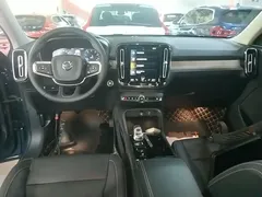 2022 Volvo XC40 4WD Luxury, синий — фото 10