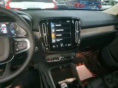 2022 Volvo XC40 4WD Luxury, синий — фото 13