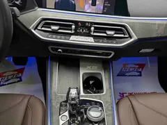 2022 BMW X5 30Li Premium M Sport Package, чёрный — фото 15