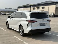 2023 Toyota Sienna 2.5L Hybrid Comfort, белый — фото 4