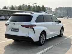 2023 Toyota Sienna 2.5L Hybrid Comfort, белый — фото 6