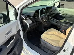 2023 Toyota Sienna 2.5L Hybrid Comfort, белый — фото 7