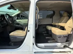 2023 Toyota Sienna 2.5L Hybrid Comfort, белый — фото 8