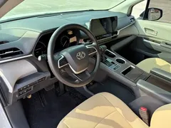 2023 Toyota Sienna 2.5L Hybrid Comfort, белый — фото 9