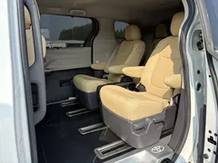 2023 Toyota Sienna 2.5L Hybrid Comfort, белый — фото 10