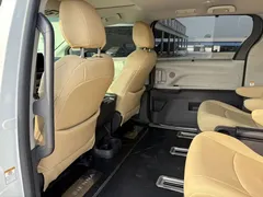 2023 Toyota Sienna 2.5L Hybrid Comfort, белый — фото 12