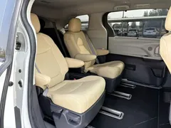2023 Toyota Sienna 2.5L Hybrid Comfort, белый — фото 16