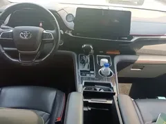 2023 Toyota Sienna 2.5L Hybrid Comfort, чёрный — фото 10