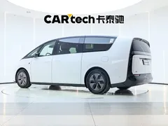 2025 Li Auto MEGA Ultra Smart Refresh, белый — фото 2