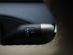 2025 Li Auto MEGA Ultra Smart Refresh, белый — фото 17