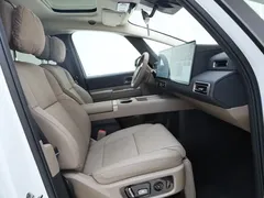 2025 Li Auto MEGA Ultra Smart Refresh, белый — фото 22