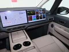 2025 Li Auto MEGA Ultra Smart Refresh, белый — фото 29