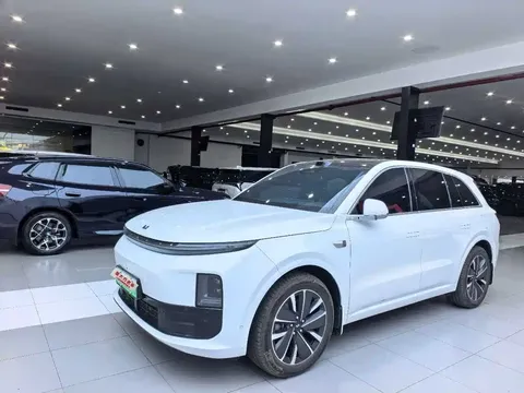 2025 Li Auto L6